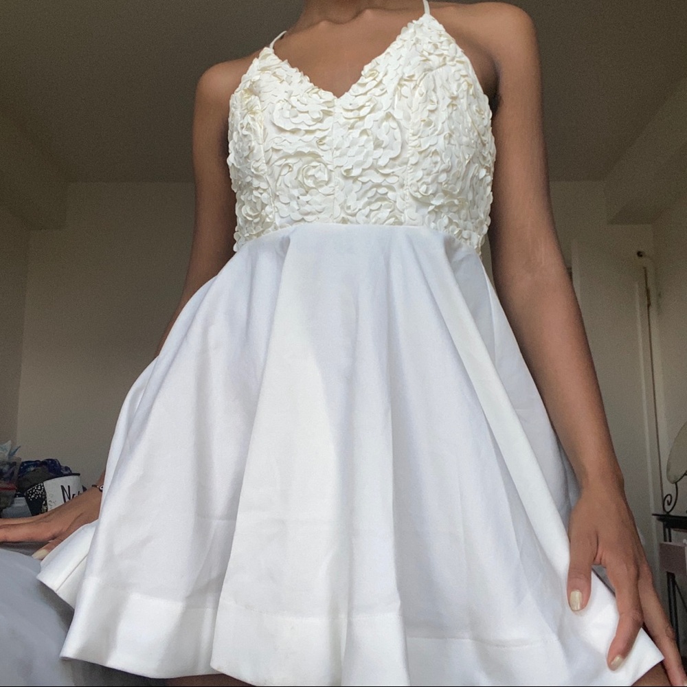 White Dress 🦢